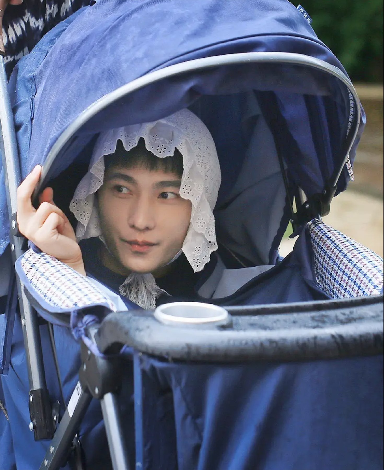 Sốc nhất vẫn là ngụy trang em bé của Dương Dương.