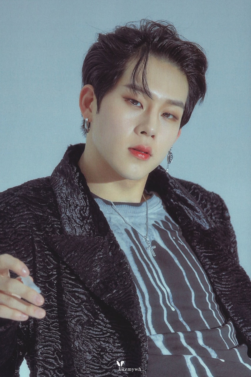 Jooheon- MONSTA X có đôi môi khá lạ nhưng lại vô cùng hút hồn khiến fan có lòng rời mắt.