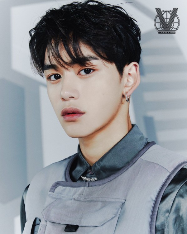 Lucas cũng không kém cạnh khi xếp trong dàn nam thần có đôi môi đẹp của Kbiz.