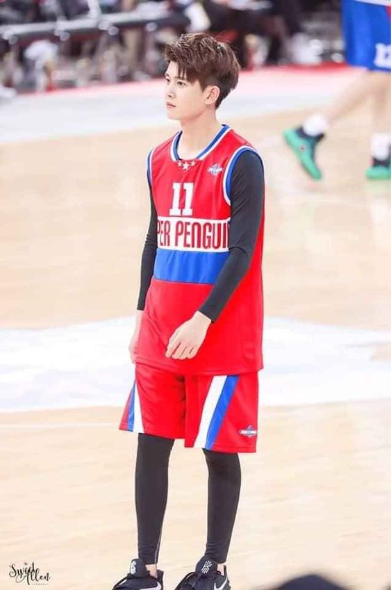 Nhậm Gia Luân cũng không thể thiếu trong dàn nam thần diện đồng phục bóng rổ. Nhan sắc đẹp đến khó cưỡng của Nhậm Gia Luân chinh phục trái tim bao thiếu nữ.