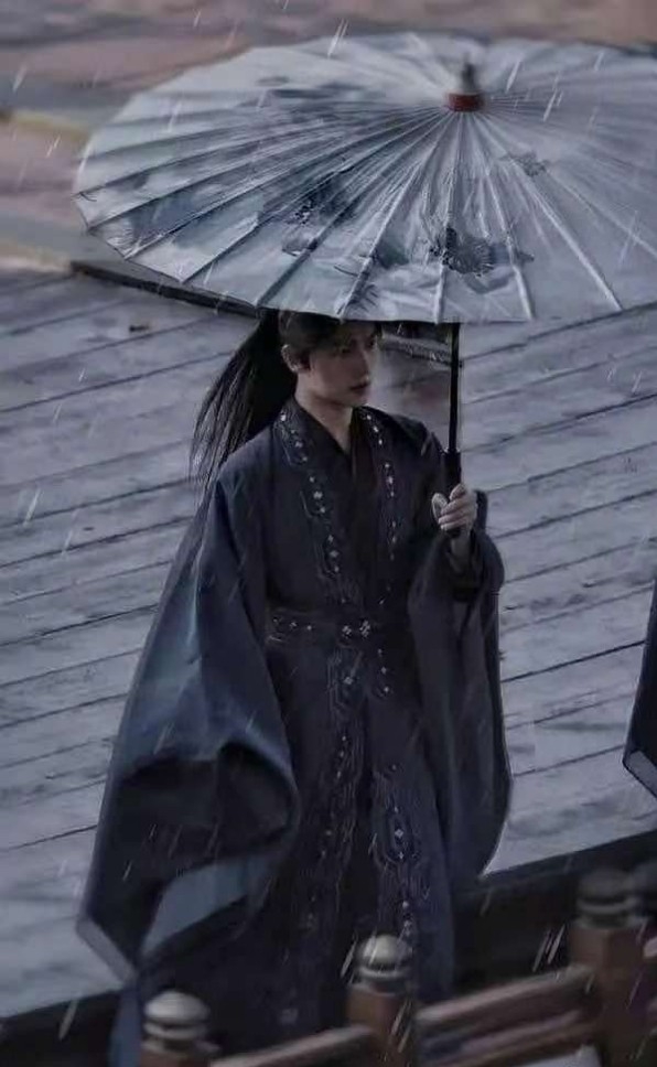 Dương Dương bất kể tạo hình cổ trang hay hiện đại đều vô cùng thần thái như yêu nghiệt.