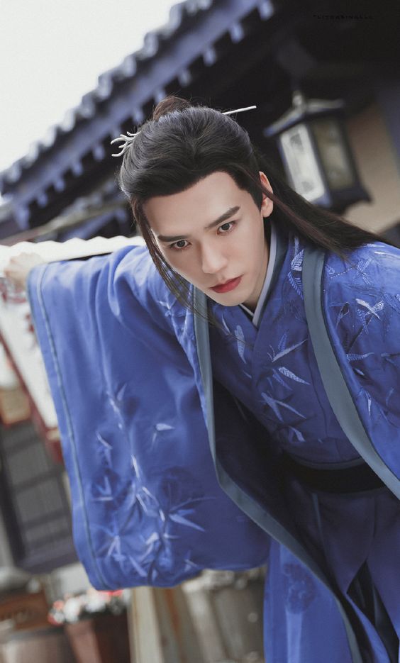 Nếu bỏ qua đời tư ồn ào thì Trương Triết Hạn cũng là mỹ nam tử đẹp với tạo hình mái tóc râu rồng cổ trang.