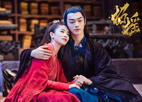 Hứa Khải trong Chiêu Diêu cũng không thể quên với trang phục màu tím quyến rũ.