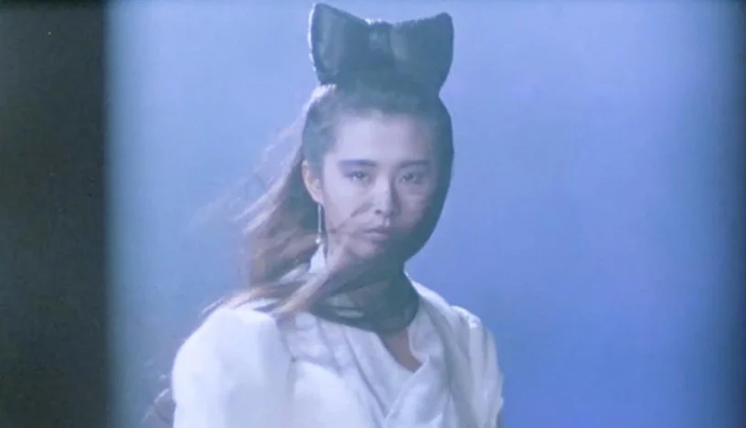 Chắc chắn trùm cuối thuộc mái tóc thắt nơ về Vương Tổ Hiền với vai diễn Nhiếp Tiểu Thiện trong 'Thiện nữ u hồn'. Không chỉ diễn xuất tốt mà nhan sắc cùng khí chất xinh đẹp không kém phần ma mị khiến Vương Tổ Hiền trở thành tượng đài chưa ai vượt được.