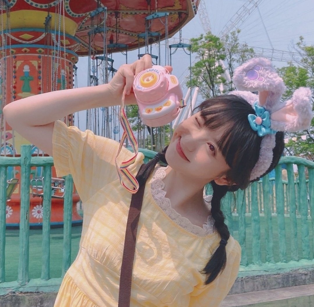 Điền Hi Vi là một nữ diễn viên người Trung Quốc nổi tiếng với vẻ ngoài ngọt ngào đầy hơi thở thanh xuân khiến nhiều người yêu thích.