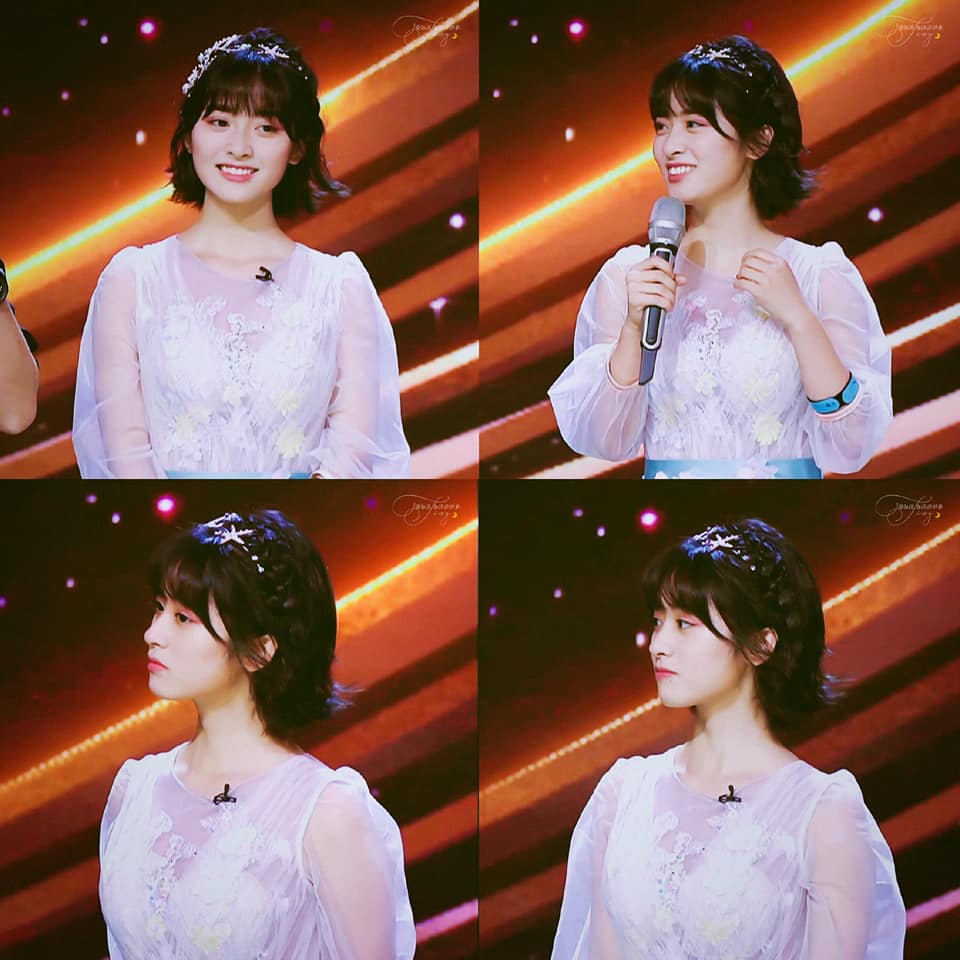 Thẩm Nguyệt sở hữu nhan sắc ngọt ngào và được biết đến với phim thể loại thanh xuân vườn trường.