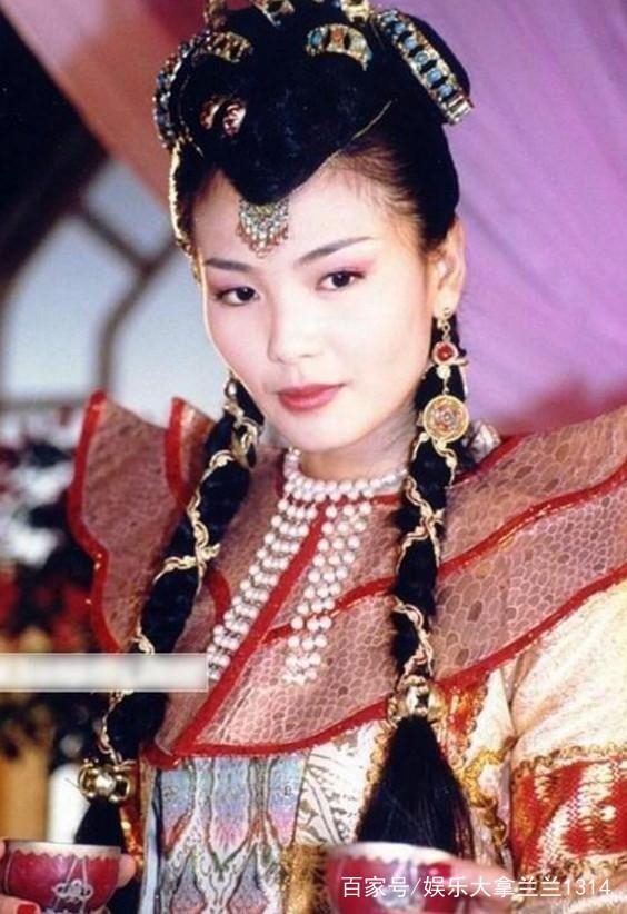 Lưu Đào rất thành công với tạo hình dị vực khi vào vai công chúa Miến Điện trong phim Hoàn Châu Cách Cách 3