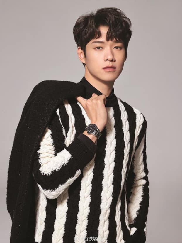 Nguỵ Đại Huân chắc chắn cũng được nhiều người biết đến khi vướng vào mối tình tin đồn với Dương Mịch. Gia thế của Nguỵ Đại Huân cũng không phải dạng vừa khi bốlà doanh nhân ngành địa ốc nổi tiếng với 18 công ty danh tiếng ở Trung Quốc và mẹ cũng là nhân vật lừng lẫy trong giới kinh doanh khoa học kỹ thuật.