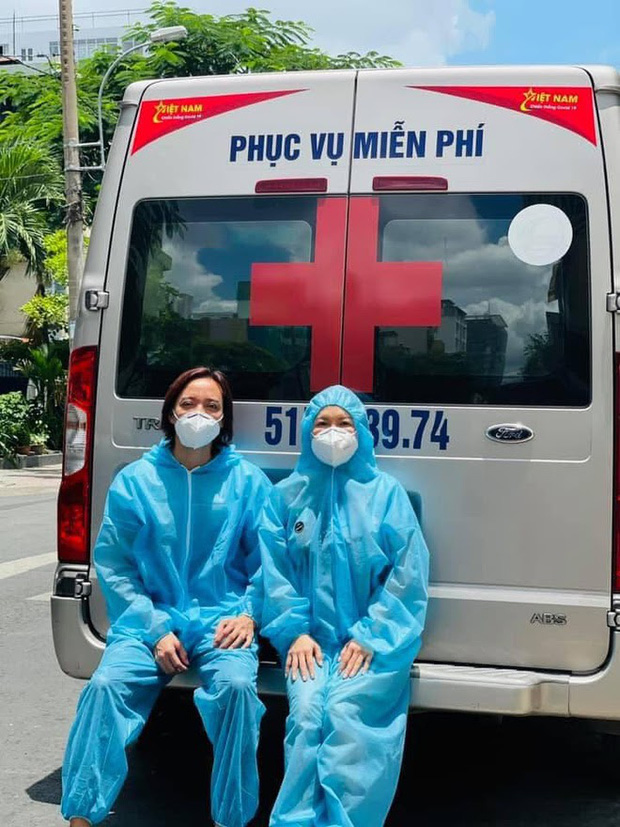 Vợ chồng Việt Hương làm từ thiện suốt thời gian qua. Vợ chồng Việt Hương làm từ thiện suốt thời gian qua.