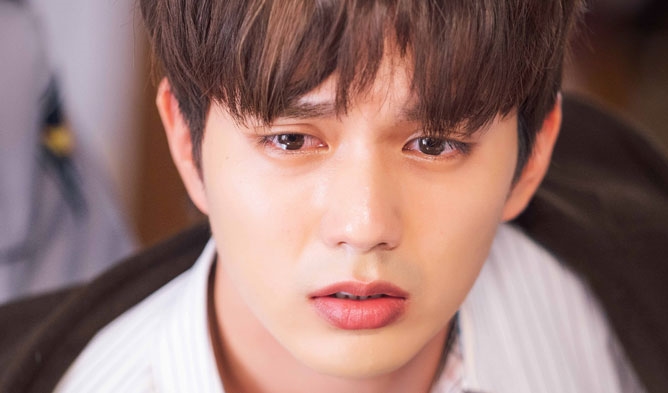 Yoo Seung Ho được biết đến là nam diễn viên có tài năng diễn xuất thiên bẩm ngay từ nhỏ. Đến khi trưởng thành, cảnh khóc cùng những cảnh nội tâm dằn vặt, đau đớn đến tận cùng chưa bao giờ làm khó Yoo Seung Ho.