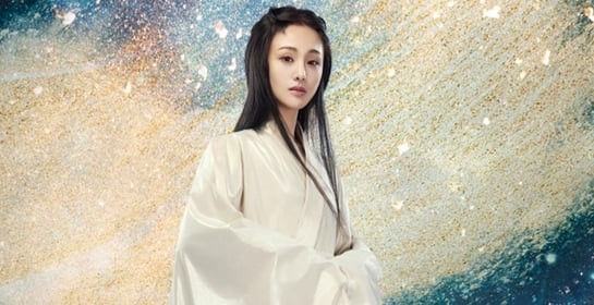 Trịnh Sảng cũng là tiểu hoa đán nổi tiếng nhưng khi vào vai Hằng Nga trong phim 'Ngộ không truyện' lại bị chê tơi tả vì tạo hình xấu, thậm chí một số dân mạng còn chê mặt ác như nhân vật phản diện