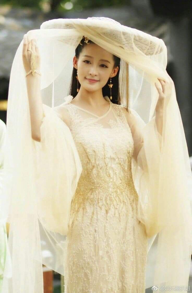 Công chúa Nguyên Thuần trong Sở Kiều Truyện cũng không thể thiếu. Vốn sở hữu tài sắc vẹn toàn, Lý Thấm đã thể hiện được toàn bộ nét đáng yêu, trong sáng của vị công chúa chốn thâm cung.