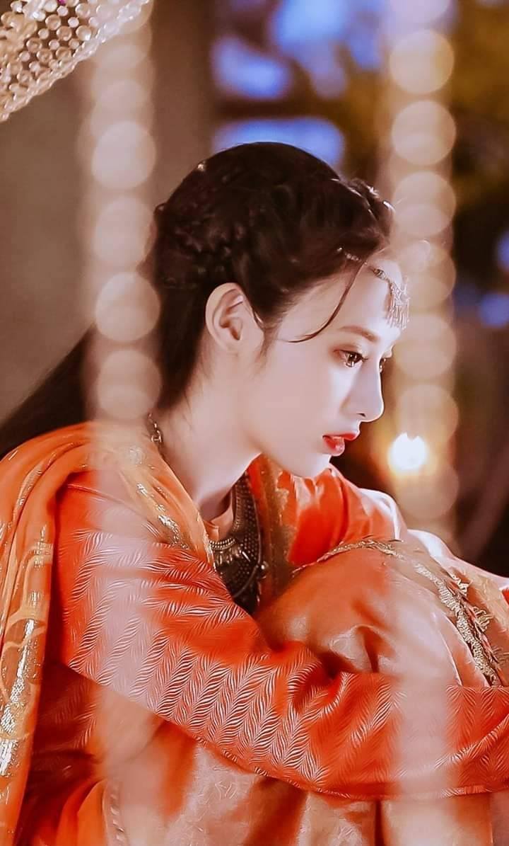 Lý Thấm, Bành Tiểu Nhiễm và 3 nàng công chúa bất hạnh trên màn ảnh Hoa ngữ khiến fan khóc hết nước mắt - Ảnh 2 Lý Thấm, Bành Tiểu Nhiễm và 3 nàng công chúa bất hạnh trên màn ảnh Hoa ngữ khiến fan khóc hết nước mắt - Ảnh 2