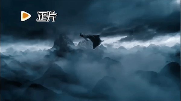 Trong phim 'Trần Tình Lệnh', cảnh nhân vật Ngụy Vô Tiện (Tiêu Chiến) bị ném xuống Loạn Táng Cương và cảnh nhảy vực ở Bất Dạ Thiên đã tạo nên cảnh quay kinh điển gây ám ảnh với người xem vì quá bi thương.