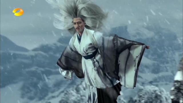 Mã Khả cũng đóng cảnh 'nhảy vực' trong 'Tư Mỹ Nhân' lại trông giống như đang bay giữa ngân hà để hưởng thụ không khí của trời đất.