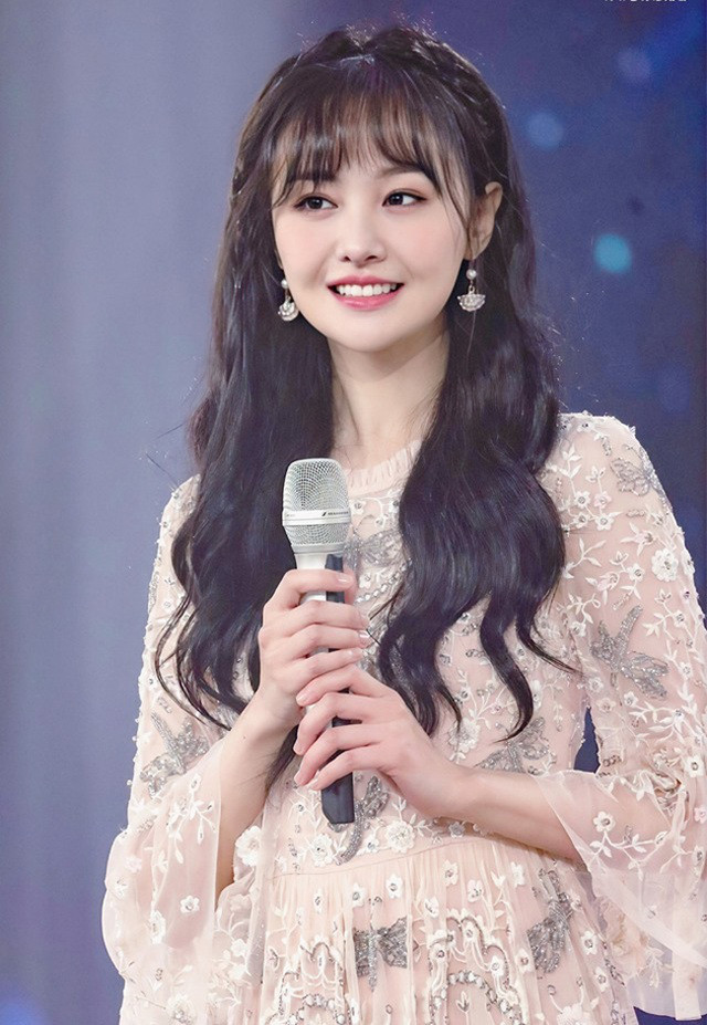 6 'nữ hoàng nhân khí' Cbiz : Dương Mịch tự 'vả mặt', Lệ Dĩnh 'bê đá đập chân mình' vẫn thua hết trùm cuối đi vào lịch sử - Ảnh 6