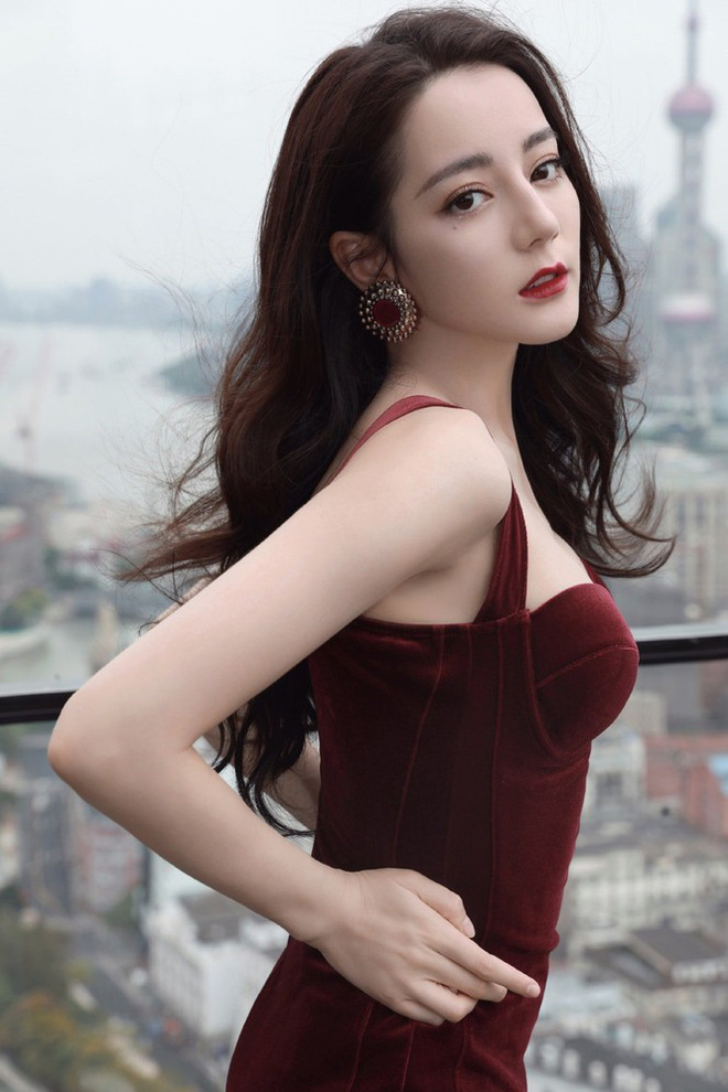 6 'nữ hoàng nhân khí' Cbiz : Dương Mịch tự 'vả mặt', Lệ Dĩnh 'bê đá đập chân mình' vẫn thua hết trùm cuối đi vào lịch sử - Ảnh 4