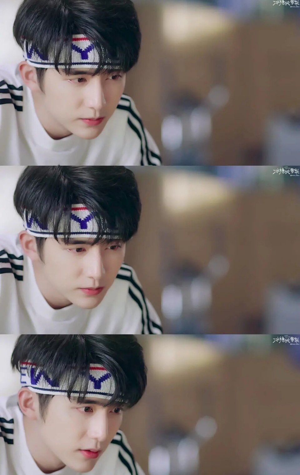 Trùm cuối khiến người hâm mộ mê mệt với tạo hình cùng chiếc headband làm cho giá trị nhan sắc của Trương Tân Thành lên một tầng cao mới.