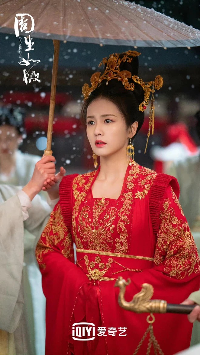 6 mỹ nhân Cbiz khí chất như 'xé sách' bước ra: Dương Mịch cao quý, Nhiệt Ba sang chảnh đến trùm cuối mới bất bại - Ảnh 1 6 mỹ nhân Cbiz khí chất như 'xé sách' bước ra: Dương Mịch cao quý, Nhiệt Ba sang chảnh đến trùm cuối mới bất bại - Ảnh 1
