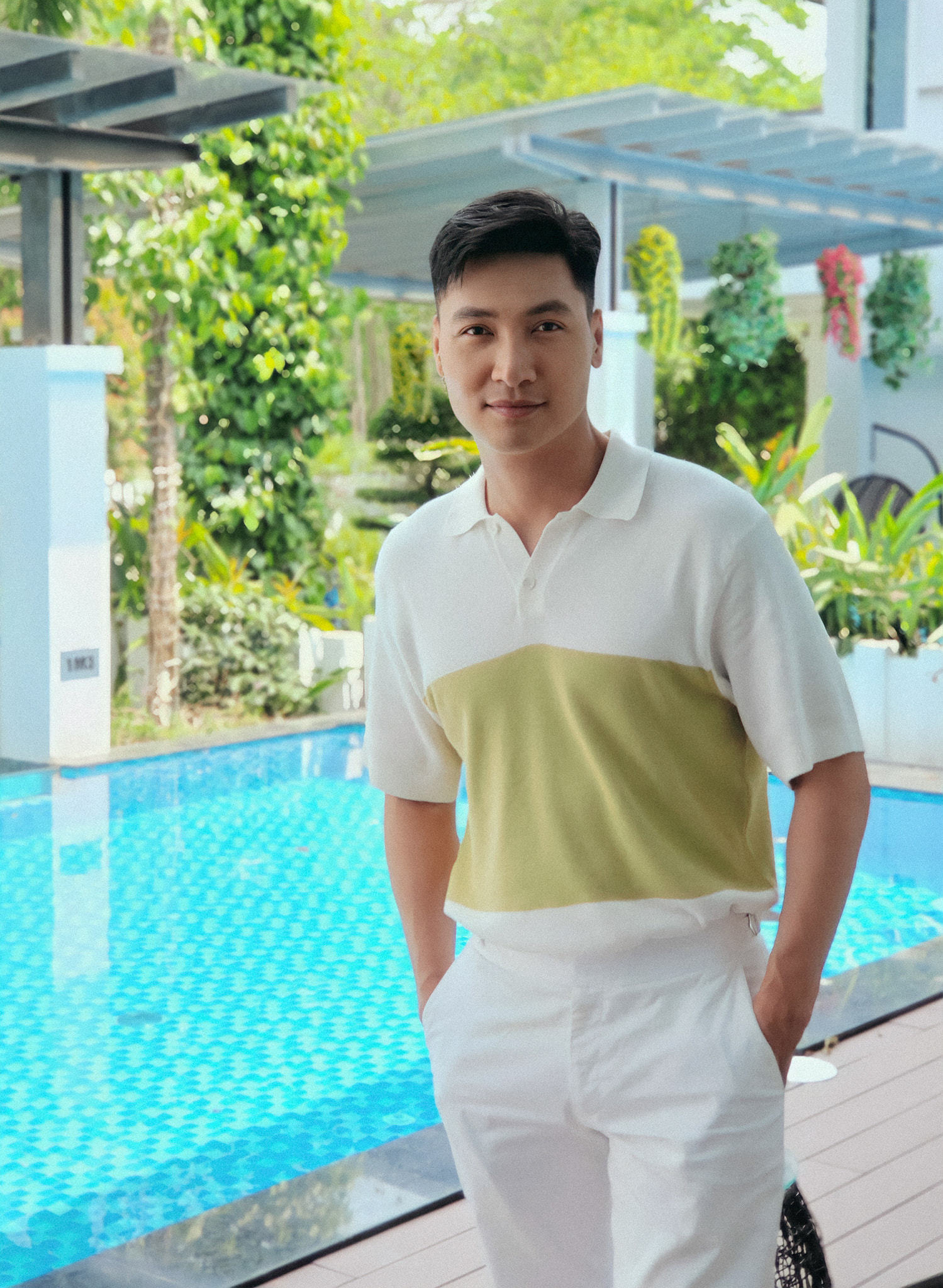 Mạnh Trường là nam diễn viên điển trai của showbiz Việt.