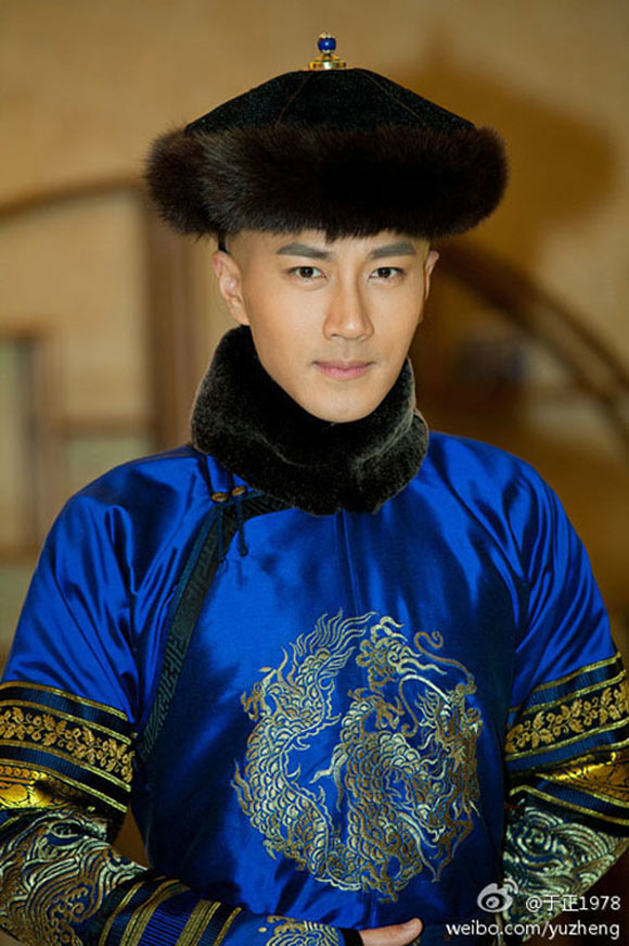 Lưu Khải Uy cũng từng hóa thân thành Hoàng Thái Cực trong phim Mỹ nhân vô lệ đã gây ấn với nhan sắc đẹp trai.
