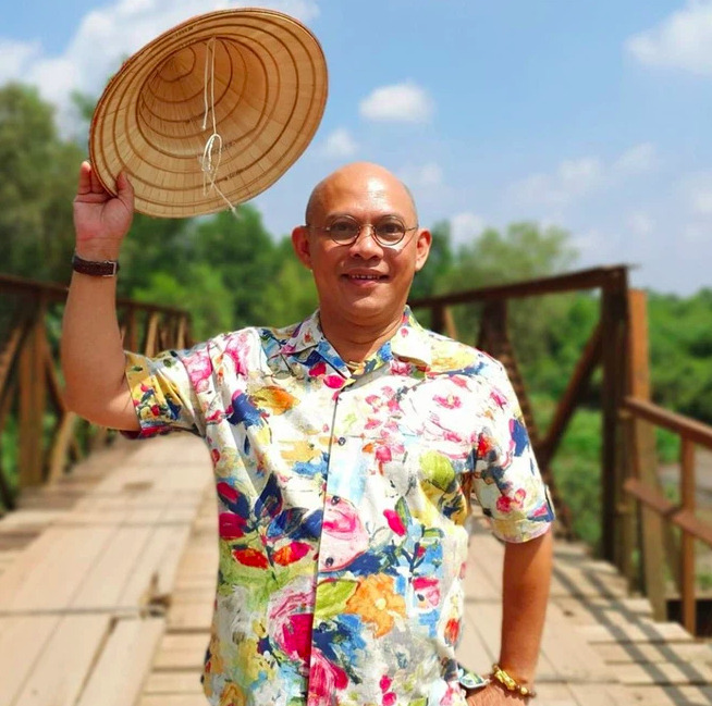 Hé lộ thông tin hiếm hoi về ông trùm 'chống lưng' cho Hoài Linh 2 Hé lộ thông tin hiếm hoi về ông trùm 'chống lưng' cho Hoài Linh 2