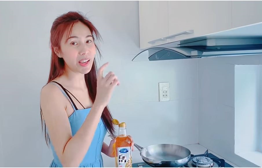 Thủy Tiên bị đào lại 'phốt' phát ngôn bất nhất sau khi giải ngân tiền từ thiện 3 Thủy Tiên bị đào lại 'phốt' phát ngôn bất nhất sau khi giải ngân tiền từ thiện 3