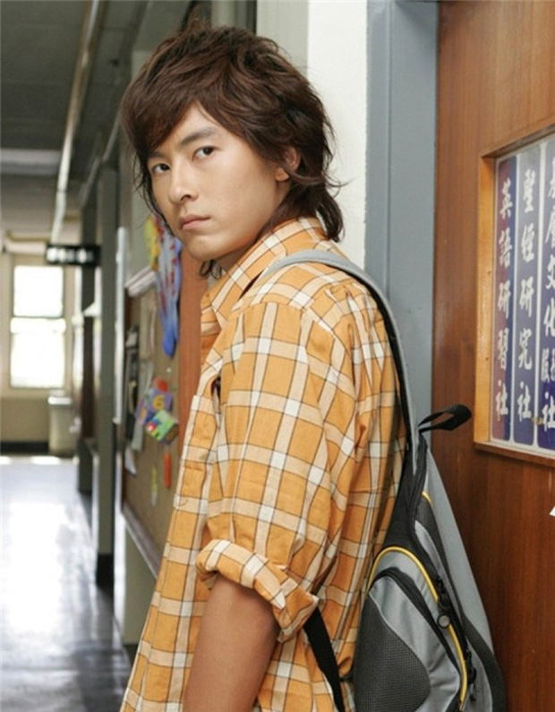 Nhắc đến Trịnh Nguyên Sướng là nghĩ ngay đến nam thần Giang Trực Thụ trong phim 'Thơ Ngây' đã dạy kèm môn Toán cho nữ chính khiến nhiều người yêu thích.