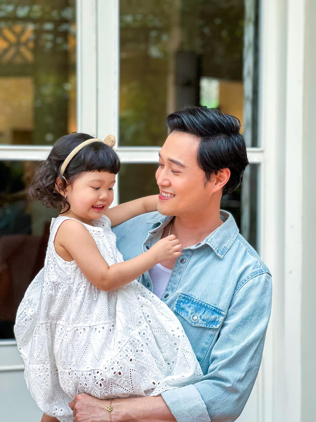 Quang Vinh gây sốc khi công khai 'con gái' lớn phổng phao: Danh tính mẹ đứa bé mới bất ngờ 1