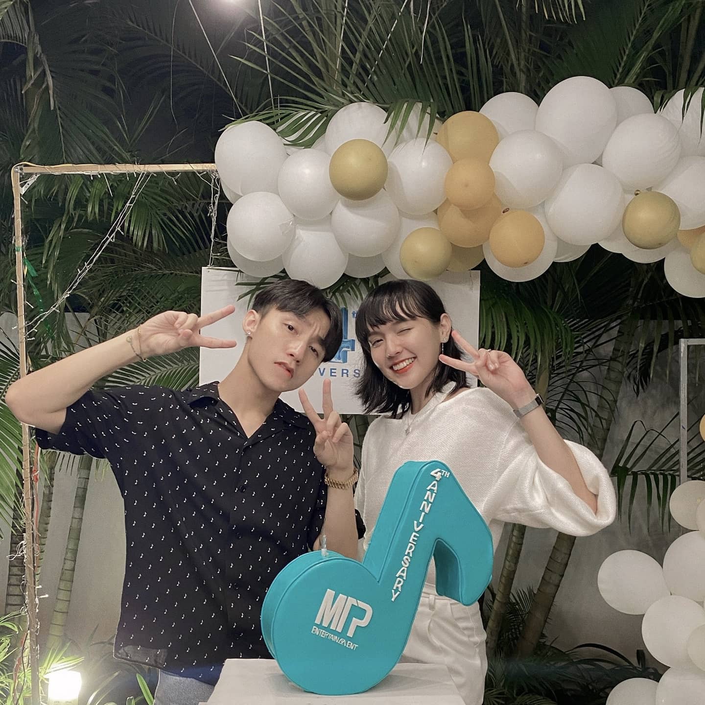 Sơn Tùng và Hải Tú lộ mối quan hệ đặc biệt. Sơn Tùng và Hải Tú lộ mối quan hệ đặc biệt.