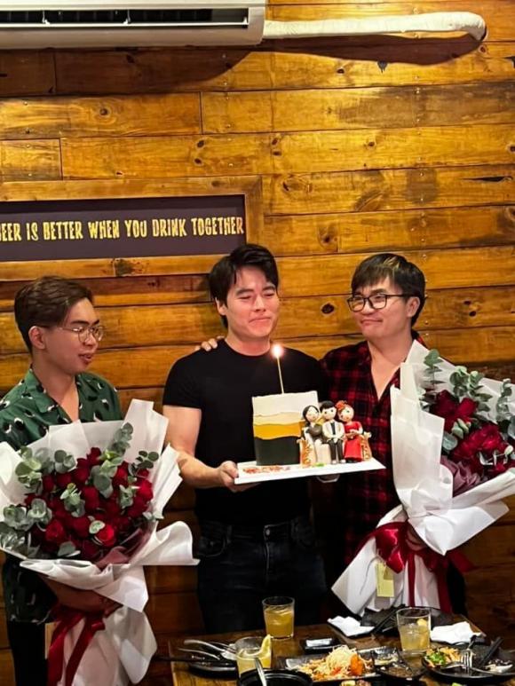 Lần hiếm hoi lộ ảnh thân mật của MC Đại Nghĩa và bạn trai tin đồn Võ Tấn Phát trong ngày sinh nhật 1
