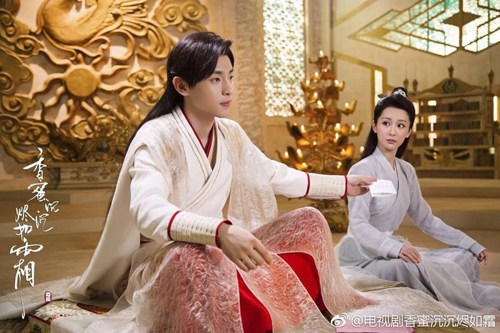 'Nàng yên tâm, những tiên tử này dù có tốt đẹp thế nào cũng không thể bước vào trái tim ta được. Trời đất bao la, nữ tử dù nhiều, nhưng trong lòng ta chỉ có một người đẹp nhất' – Húc Phượng (Đặng Luân) - Hương mật tựa khói sương 'Nàng yên tâm, những tiên tử này dù có tốt đẹp thế nào cũng không thể bước vào trái tim ta được. Trời đất bao la, nữ tử dù nhiều, nhưng trong lòng ta chỉ có một người đẹp nhất' – Húc Phượng (Đặng Luân) - Hương mật tựa khói sương