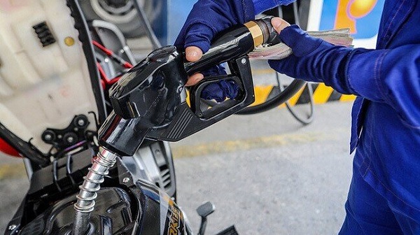 Giá xăng dầu hôm nay ngày 15/12: Đồng loạt giảm mạnh 1