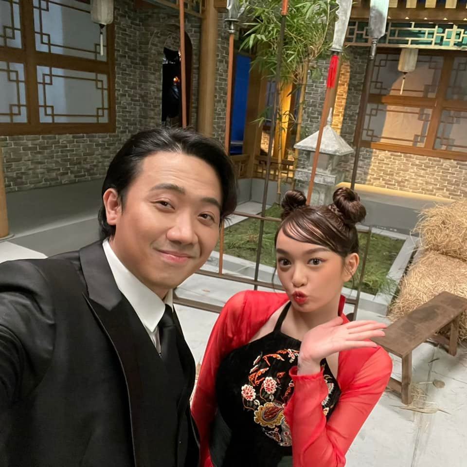 Trấn Thành hào hứng khoe ảnh với Kaity Nguyễn. Ảnh FBNV