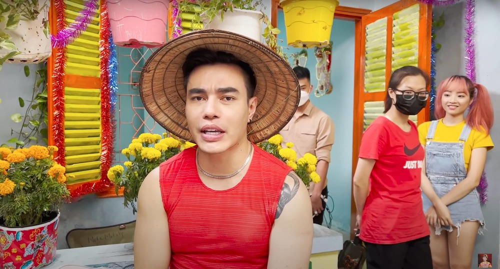 Lê Dương Bảo Lâm tiết lộ đóng cảnh quay mạo hiểm với Trấn Thành. Ảnh cắt từ video