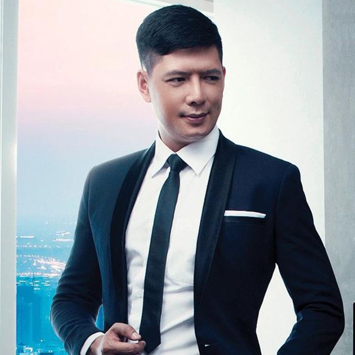 Nam diễn viên Bình Minh cũng dừng nghệ thuật để cùng vun vén hạnh phúc với bà xã doanh nhân.