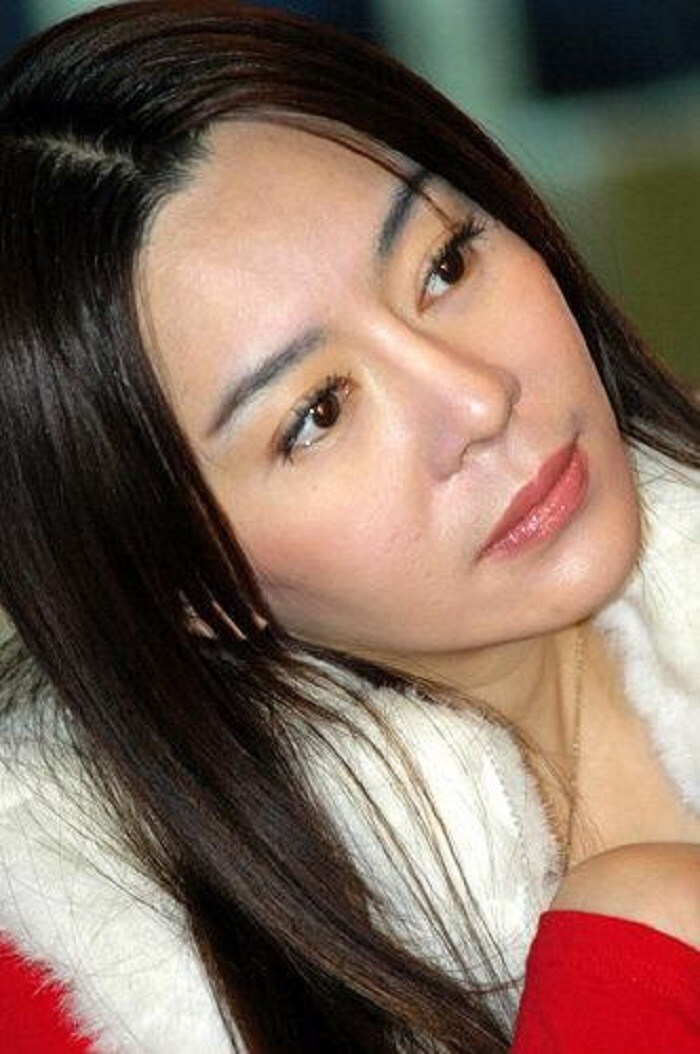 Sự nghiệp của Dụ Khả Hân xuống dốc không phanh. Sự nghiệp của Dụ Khả Hân xuống dốc không phanh.
