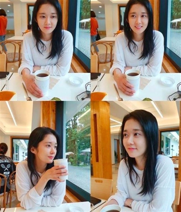 Jang Nara thường xuyên khoe mặt mộc của mình trên trang cá nhân khiến nhiều người ghen tỵ. Jang Nara thường xuyên khoe mặt mộc của mình trên trang cá nhân khiến nhiều người ghen tỵ.