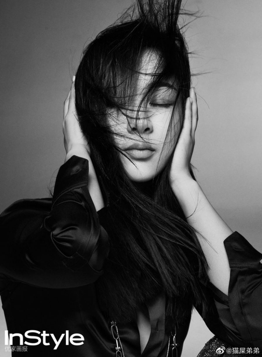 Dương Tử cũng từng gây sốt với hình ảnh biểu cảm chán đời trên bìa tạp chí. Thế nhưng, Dương Tử lại bị chê bai khí chất kém sang và cách thể hiện lại cứng đơ đến khó chịu.