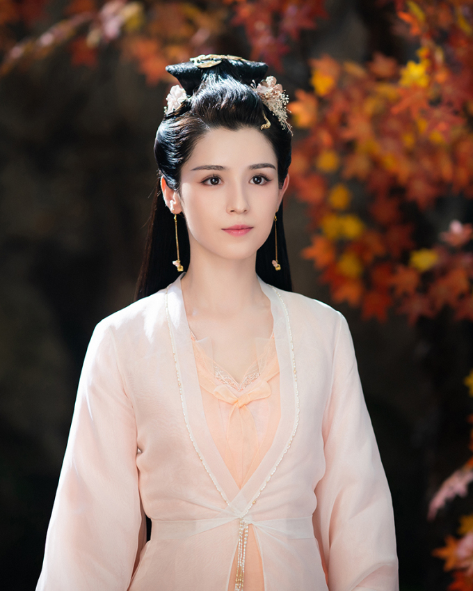 12 sao Hoa ngữ hóa 'chim': Đặng Luân hóa phượng hoàng cao ngạo, Thành Nghị biến hình giống gà đông tảo - Ảnh 4 12 sao Hoa ngữ hóa 'chim': Đặng Luân hóa phượng hoàng cao ngạo, Thành Nghị biến hình giống gà đông tảo - Ảnh 4