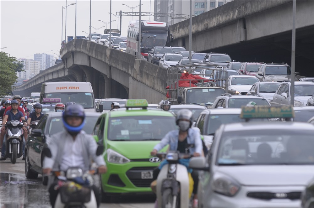 Đường phố Hà Nội 'tắc lại hoàn tắc' sau kỳ nghỉ lễ. Ảnh minh họa