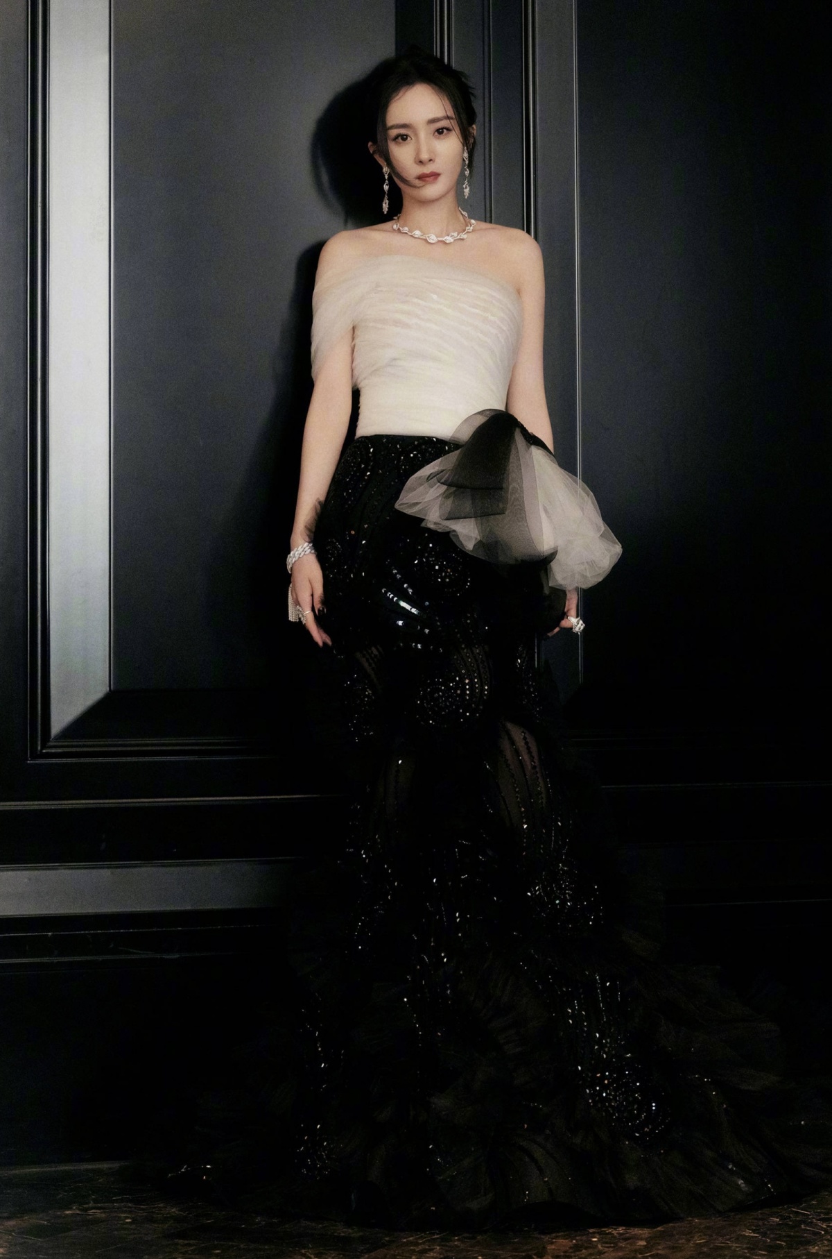 Đây là lý do Dương Mịch cầu mãi mà không soán được ngôi 'nữ hoàng thảm đỏ' của Phạm Băng Băng - Ảnh 1