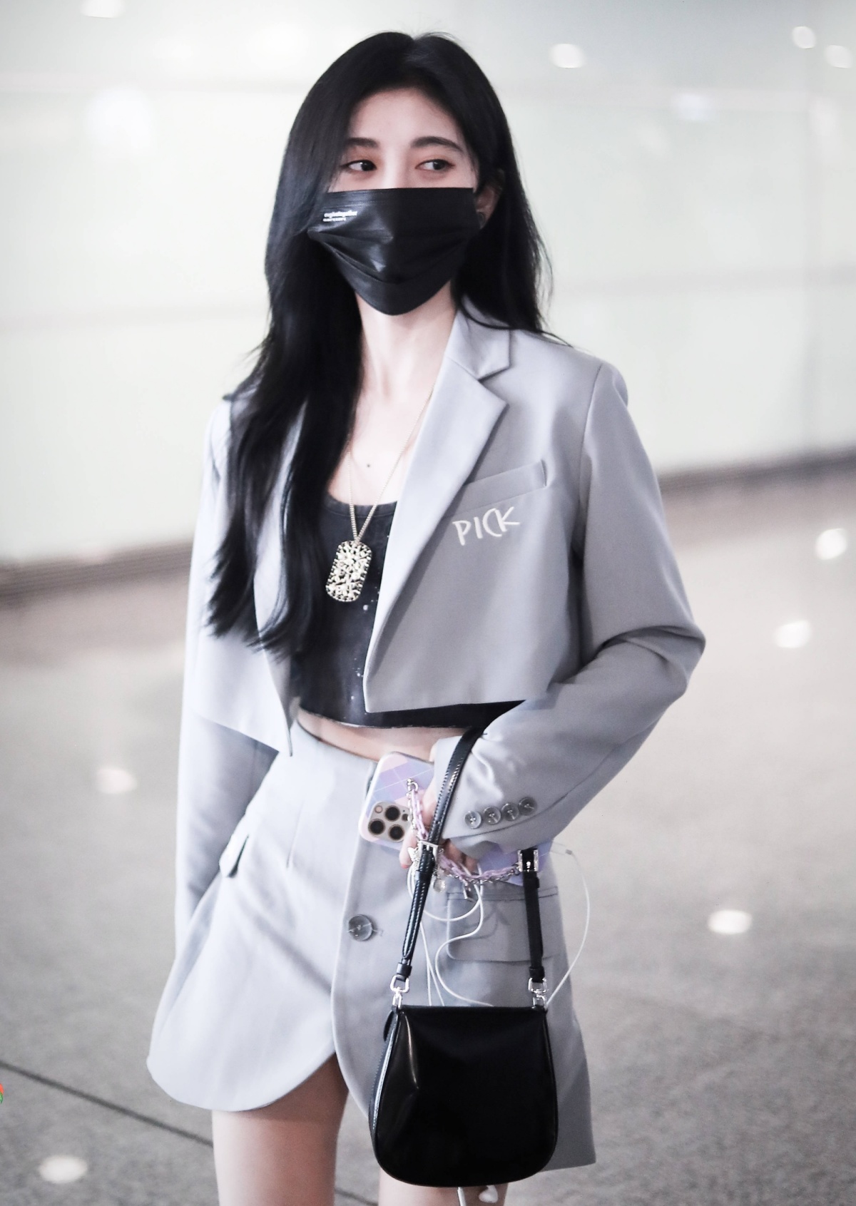 7 minh tinh Cbiz như 'giá treo quần áo': Dương Mịch sành điệu, Tuấn Khải 'mlem', trùm cuối chuẩn 'tắc kè hoa' - Ảnh 17