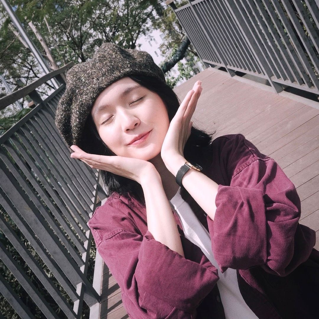 Phát hiện chi tiết 'lạ' trên người 'nàng thơ' của Sơn Tùng sau khi tái xuất - Ảnh 2