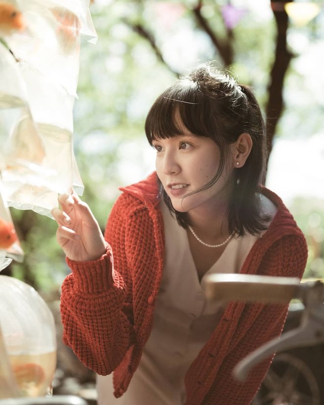 Nhan sắc trong veo của Hải Tú trước khi xảy ra drama 'trà xanh. Ảnh FBNV Nhan sắc trong veo của Hải Tú trước khi xảy ra drama 'trà xanh. Ảnh FBNV