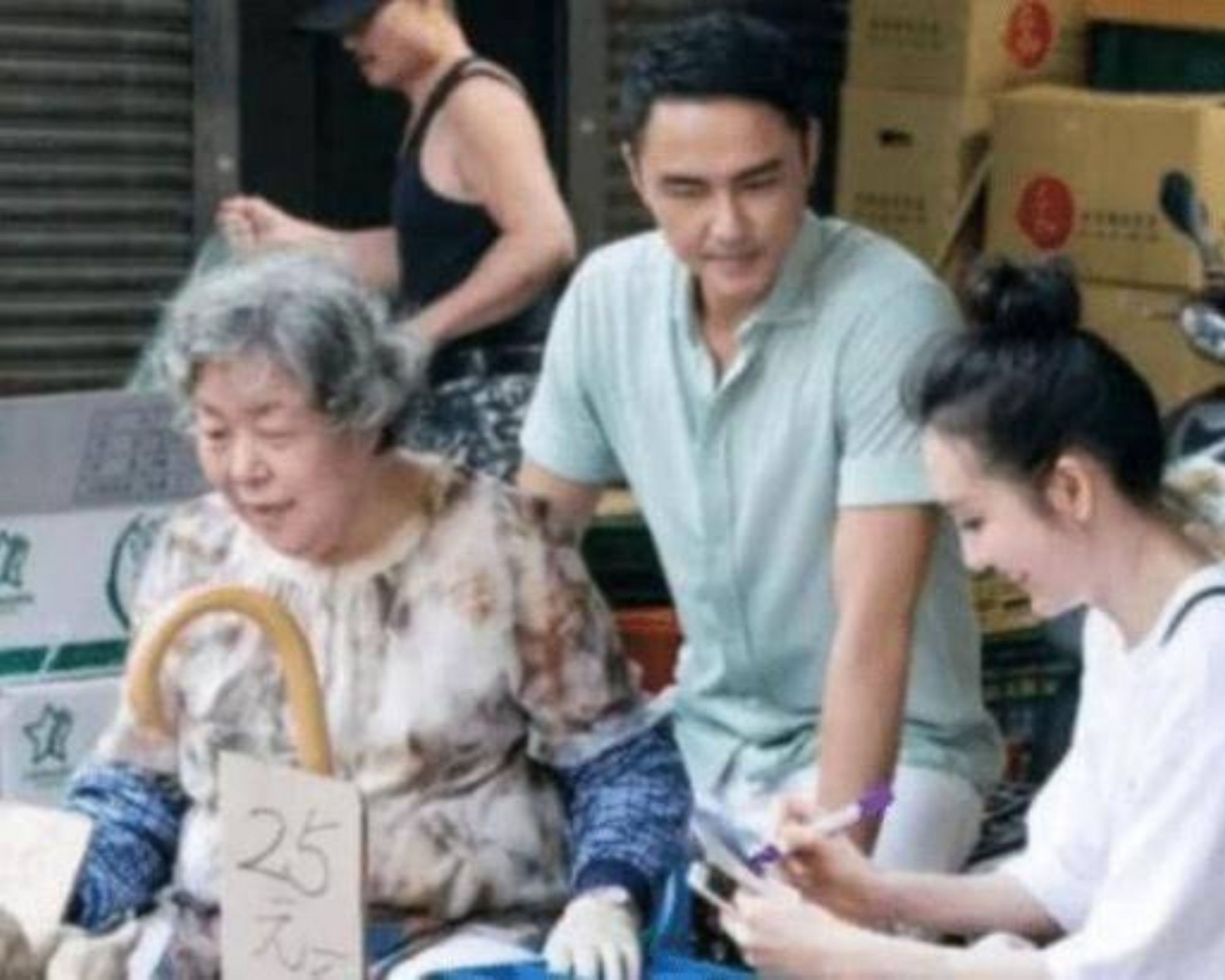 Minh Đạo: Từ 'hoàng tử' điển trai, khi hết thời lại chật vật bán khoai ngoài chợ - Ảnh 4 Minh Đạo: Từ 'hoàng tử' điển trai, khi hết thời lại chật vật bán khoai ngoài chợ - Ảnh 4