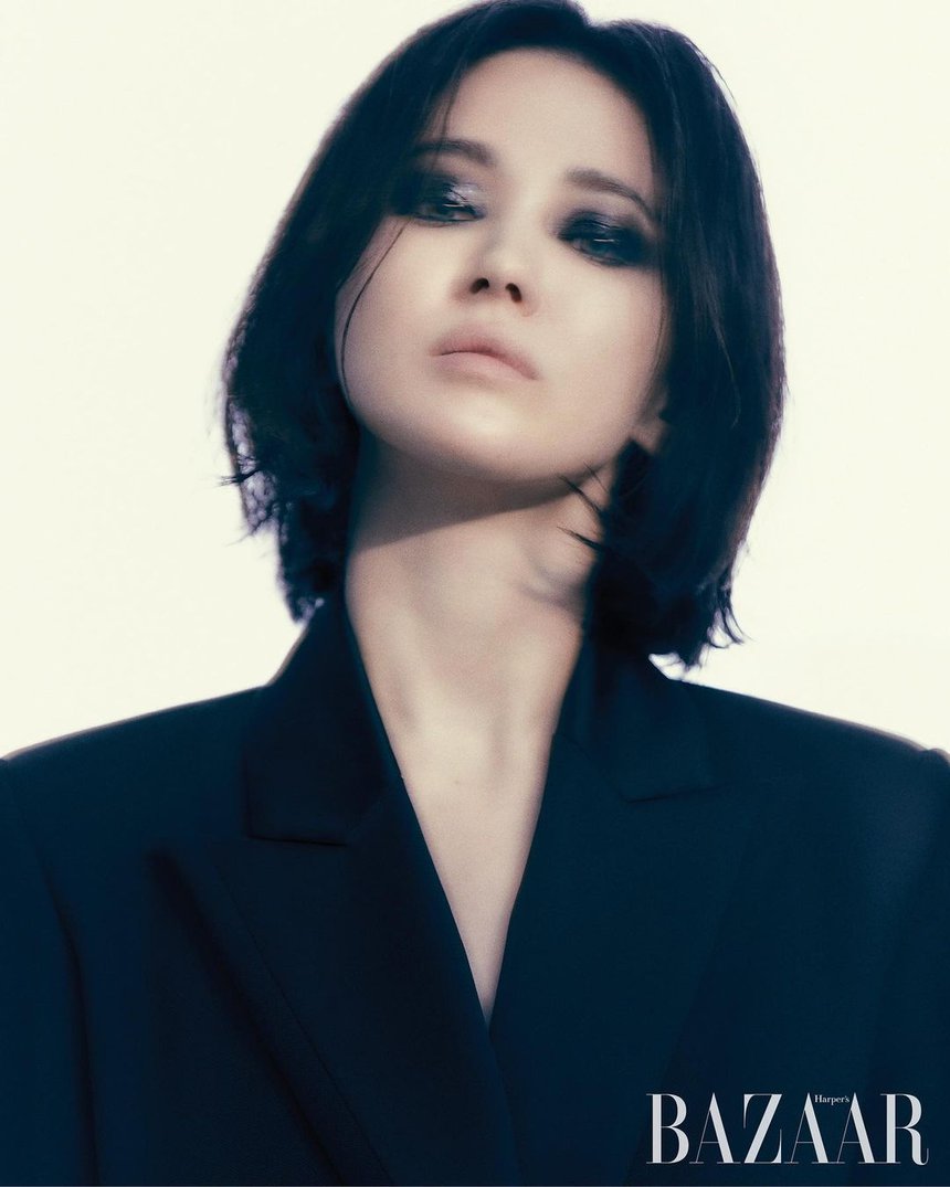 Thoát mác 'ngọc nữ', Song Hye Kyo gây hết hồn với gương mặt 'ác như dì ghẻ'  - Ảnh 2