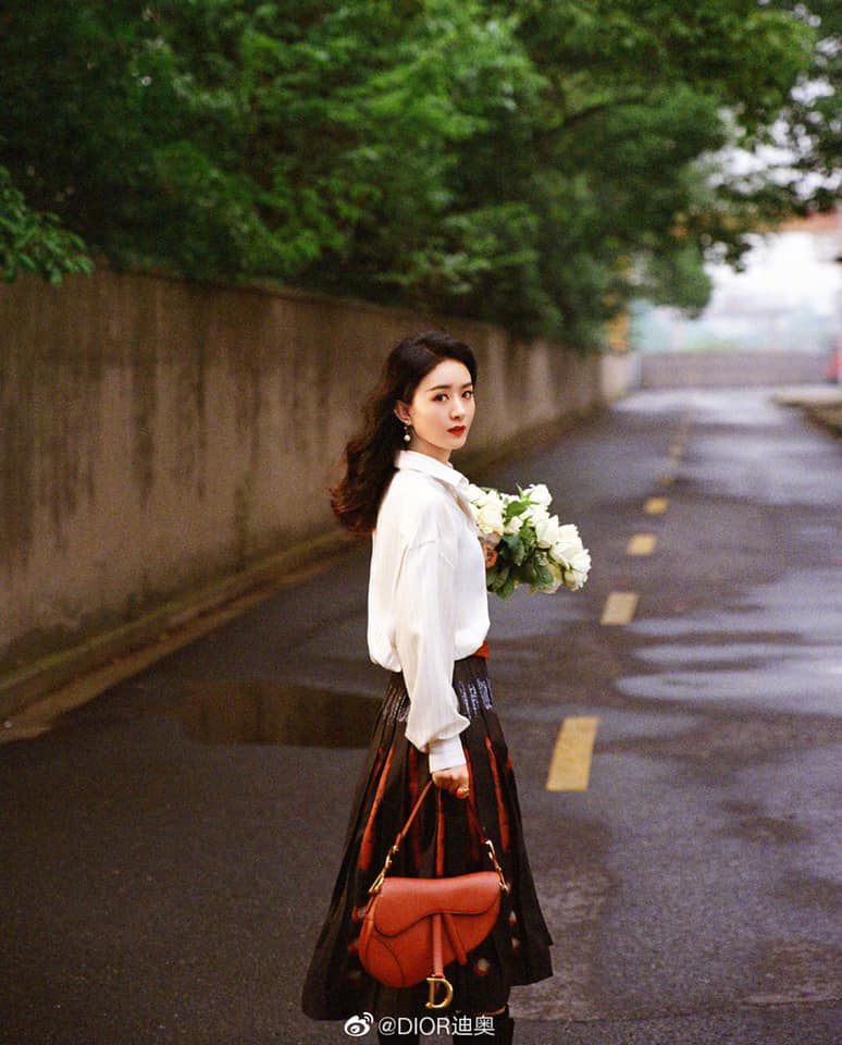 Triệu Lệ Dĩnh bị 'người đi đường' quay lén: Lộ điểm bất thường trên cơ thể - Ảnh 8