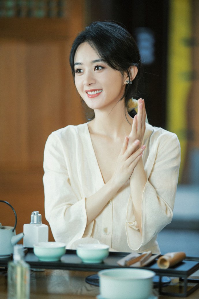 Triệu Lệ Dĩnh bị 'người đi đường' quay lén: Lộ điểm bất thường trên cơ thể - Ảnh 11