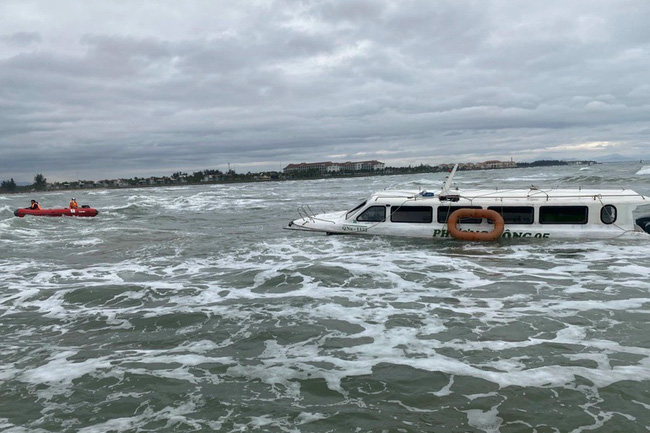 Tàu xảy ra tai nạn ở Hội An. Ảnh internet